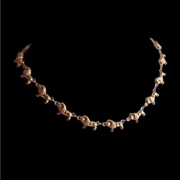 18K GP lion 🦁 Vintage Necklace - Picture 9 of 16